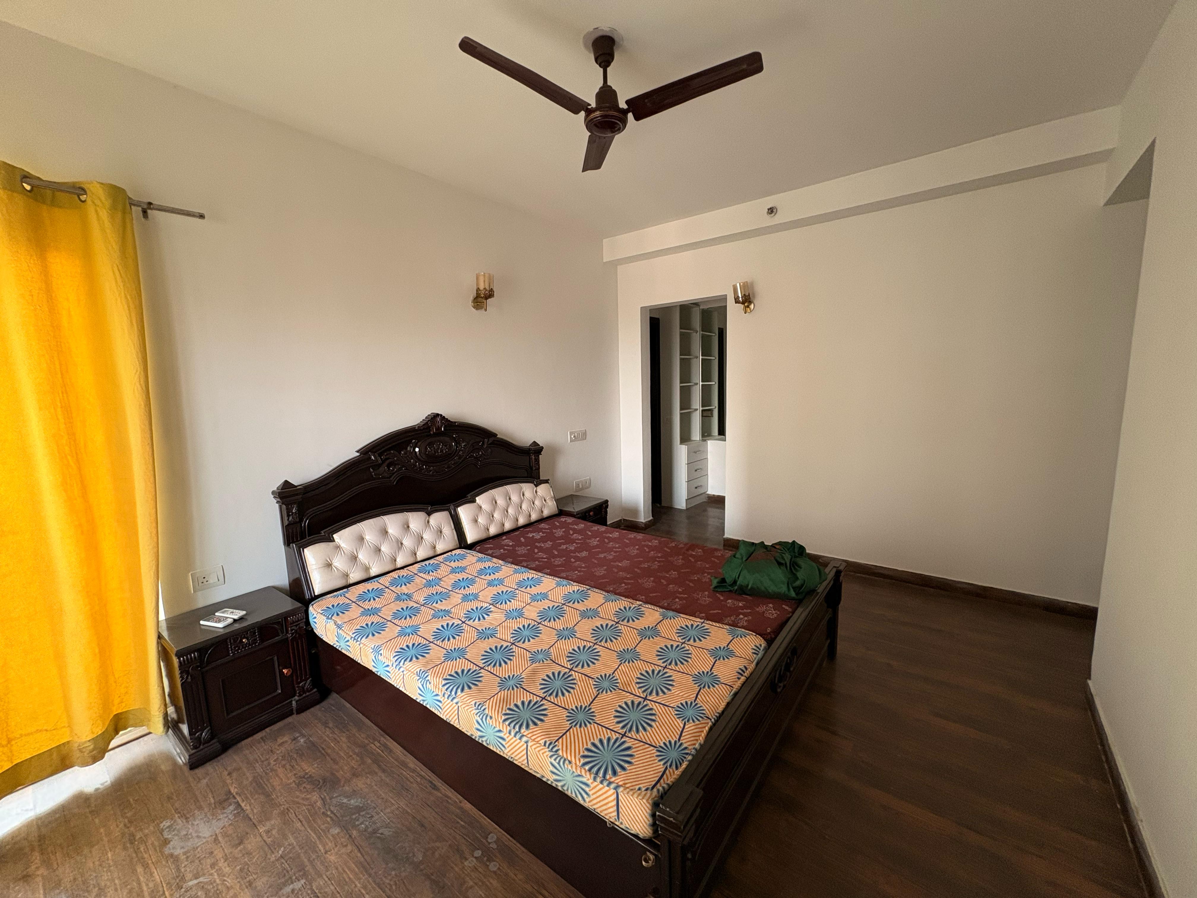 bedroom image